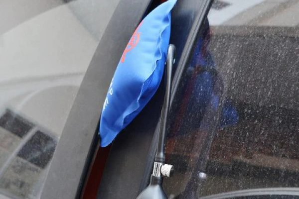 Airbag-car-lockout-Geo-Tag