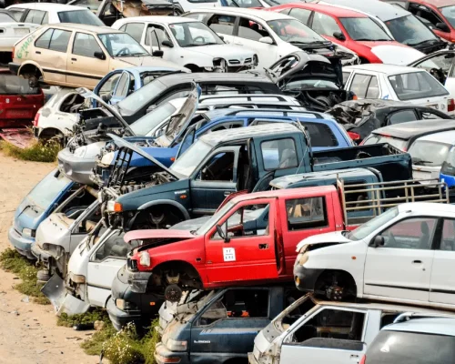 Junk-Car-Buyers-Turning-Your-Old-Vehicle-into-Cash-Ellenwood-Towing-1-940x675